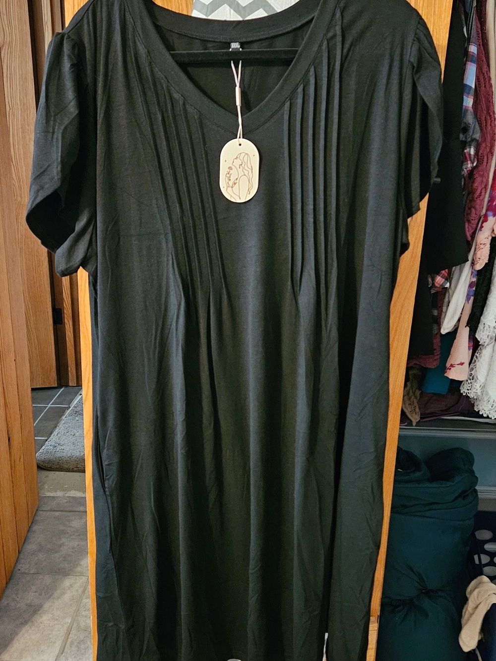 Black Pleated Short-Sleeve Tunic Dress